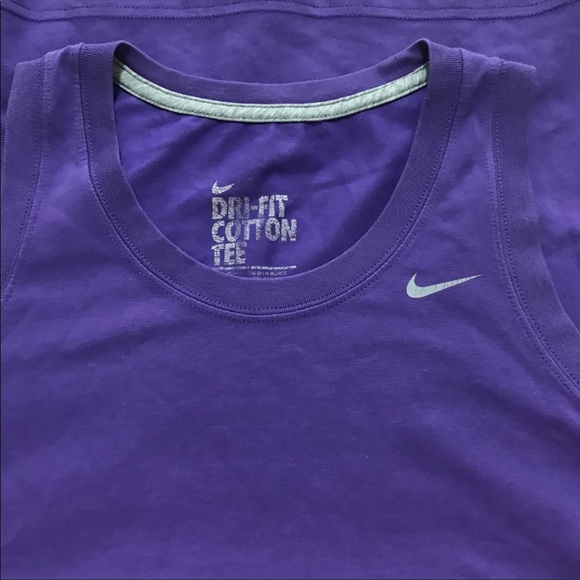 Nike tee - Picture 2 of 3